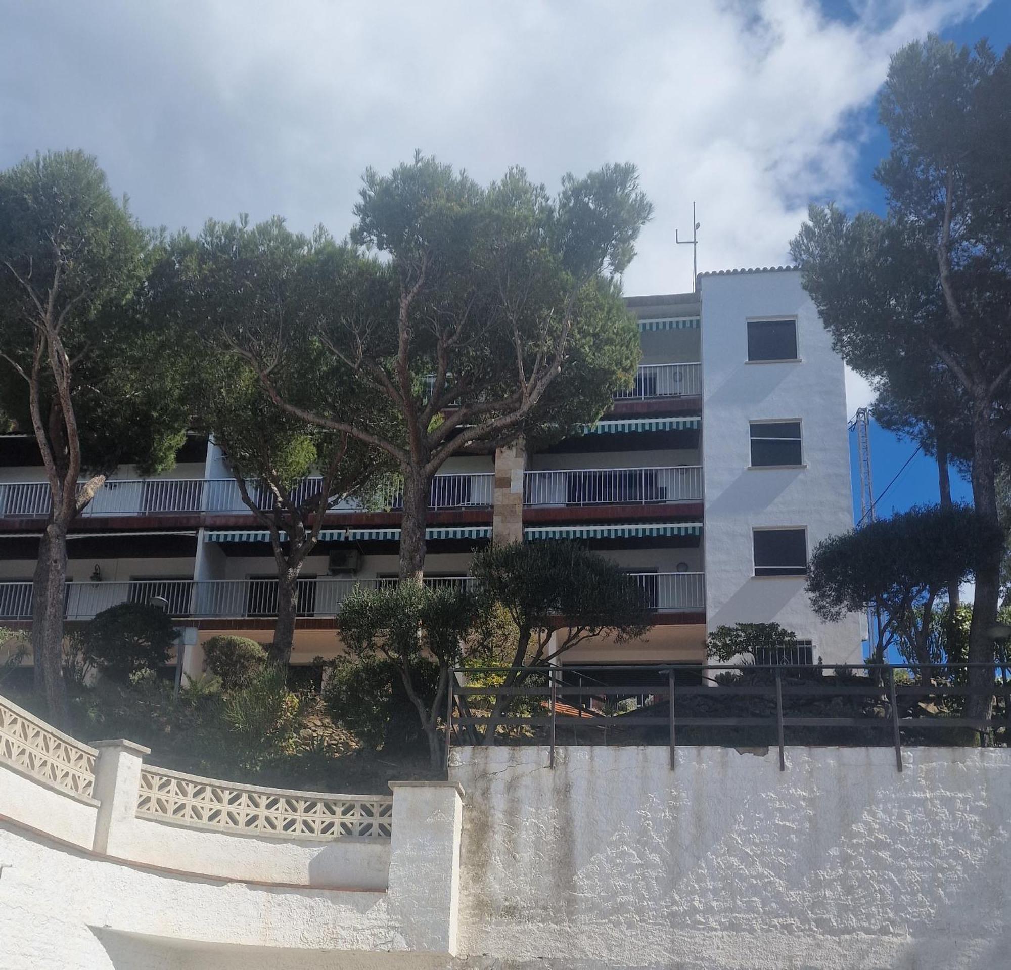 Bernie Apartment Росес Екстериор снимка